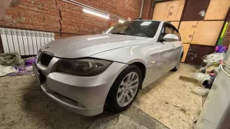 BMW 3 Series 2005 года, 150 лс, пробег 317195 км, АКПП. Автомобиль легковой BMW 320I, 2005 г.в., двигатель N46B20BA-A233H366, VIN: WBAVA71020KP93250, шасси (рама) отсутствует.