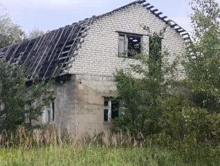 Земельный участок 1750 кв.м с постройками Калужская область Земельный участок площадью 1750 кв.м, кадастровый номер 40:13:050114:69, с расположенными на нем объектами недвижимого имущества: здание площадью 19,6 кв. м с кадастровым номером 40:13:050114:70, здание площадью 73,2 кв. м с кадастровым…