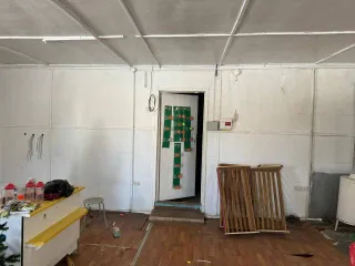 Нежилое здание 72,4 кв.м и земельный участок 172 кв.м Смоленская область Здание нежилое, площадью 72,4 кв.м, кадастровый номер 67:10:0250101:418, расположенное по адресу: Смоленская область, Кардымовский район, д. Шокино, ул. Молодежная, д. 15; Земельный участок, площадью 172+/-0,19 кв.м…