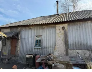 Земельный участок общей площадью 5000+/ 25 кв. м., с кадастровым кадастровым номером 46:04:030505:65, вид разрешенного использования – для ведения личного подсобного хозяйства. Вид права: Обшаяя долевая собственность, доля в праве 1/3 с расположенным на нем жилым домом общей площадью 47,5 кв. м., с…