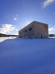 Нежилое здание котельной (кадастровый номер 74:16:0800010:52, площадь 613,30 кв. м, количество этажей: 2, в том числе подземных этажей: 0, год ввода в эксплуатацию по завершении строительства:1977) Фундамент: бетонный, ленточный блочные; несущие стены: Шлакоблочные, кирпичные; колонны: кирпичные…