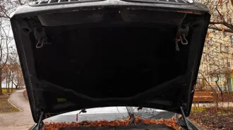 Bmw X6 2010 года, VIN: WBAFG2102BLN92421. Автомобиль не заводится из-за проблем с топливными форсунками. Боковые зеркала - царапины, повреждение лакокрасочного покрытия. Правое переднее крыло - скол, повреждение лакокрасочного покрытия (закрыто пленкой). Правый передний подкрылок - кустарная…