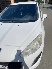 Peugeot 308, 2011 308 Белый 2011 г.в. Марка, модель: Peugeot 308 Категория ТС: В Год изготовления: 2011 Идентификационный номер VIN: Z8T4C5FS0BM009031 Номер кузова: Z8T4C5FS0BM009031 Цвет кузова: белый Рабочий объем двигателя: 1598 куб. см Мощность двигателя (л.с.): 120 Тип коробки передач…