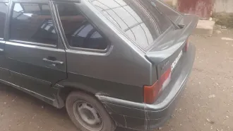 LADA 211440 2010 года, VIN: ХТА 211440А4845932. Дно надо варить. В данный момент авто на ходу, но необходимо заново ремонтировать мотор.