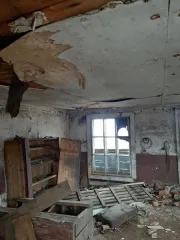 Производственное здание площадью 152,2 кв. м, кадастровый номер 59:32:1690001:693, расположенное на земельном участке площадью 10 560 кв. м, кадастровый номер 59:32:1690001:682 по адресу: Пермский край, Пермский м. о., Юго-Камское с/п, п. Новый, ул. Трактовая, д. 13а. Вид ограничений и обременений…