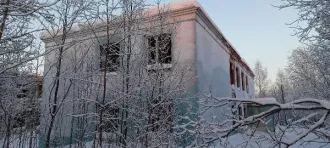 Земельный участок площадью 3613 кв. м,кадастровый номер: 51:14:0020202:66 с расположенным на нем зданием площадью1194,1 кв. м, кадастровый номер 51:14:0020202:82 находящийся по адресу: Мурманская область, г. Апатиты, ул. Октябрьская, владение 8 Земельный участок площадью 3613 кв. м,кадастровый…
