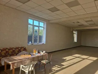 Земельный участок 497 кв.м и здание 573.6 кв.м, Ставропольский край, г. Лермонтов, ул. Дачная, 49. Назначение: нежилое. Кадастровый номер участка: 26:32:050714:27, здания: 26:32:050714:52.