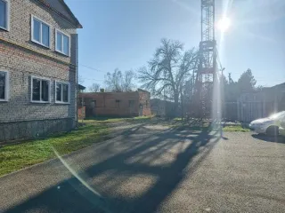 Нежилое здание 233.4 кв.м с участком, Краснодарский край. Площадь здания 233.4 кв.м, кадастровый номер 23:04:0402092:374. Местоположение: Краснодарский край, Брюховецкий район, станица Новоджерелиевская, улица Ленина, дом 51/2. С земельным участком кадастровый номер 23:04:0402092:372, площадь 1248…