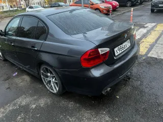 BMW 325I 2008 года выпуска. VIN-номер WBAVH31010A261028.