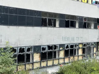 Здание 1377.8 кв.м, сооружения, земельный участок 1301 кв.м, Нижний Тагил. Производственный объект, единый объект. Здание площадь 1377.8 кв.м., назначение: НЕЖИЛОЕ, адрес (местонахождение): Россия, НИЖНИЙ ТАГИЛ, ПАПАНИНА, дом 6, кадастровый (условный) номер: 66:56:0110015:316. Иной объект…