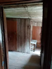 1/2 доля квартиры и 1/2 доля земельного участка в Пермском крае. 1/2 доля жилого дома, площадь 30,6 кв.м., назначение: жилое, количество этажей: 1, кадастровый номер: 59:05:0201001:475, адрес: Российская Федерация, край Пермский, м.о. Губахинский, рп Углеуральский, ул Ленина, д 108, кв. 1. 1/2…