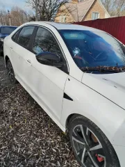 Kaiyi E5 2023 года выпуска, VIN: XUUJA2G25P0004351. Ознакомление с автомобилем по месту нахождения в рабочие дни с 10:00 до 17:00 по предварительной договоренности по телефону 89803896151 или email yurii-gubin@mail.ru. Подача заявки подтверждает ознакомление покупателя с имуществом.