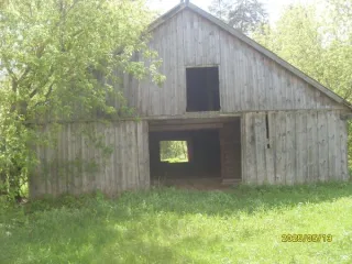 Коровник деревянный, 300.3 м², Республика Мордовия, Ардатовский район, п. Лесозавод. Здание с кадастровым номером 13:01:0306006:594, площадь 300.3, по адресу: Республика Мордовия, муниципальный район Ардатовский, сельское поселение Редкодубское, поселок Лесозавод, улица Лесная, здание 6Б. Год ввода…