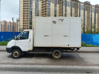 ГАЗ 3302 2011 года, синий, VIN X3X274700B0449619. Грузовой рефрижератор, объем 2096 см³, мощность 107 л/с, пробег 371 806 км. Не на ходу, разобран двигатель, требуется капитальный ремонт. Находится в Санкт-Петербурге.