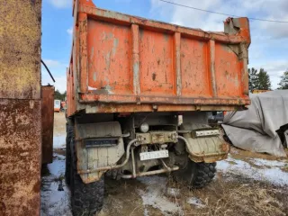 Движимое имущество (автомобили, специализированная техника), расположенное по адресу: г. Самара п. Козелки автобаза №2. Полуприцеп автомобильный НЕФАЗ 9334-10, VIN X1F9334P0A0013171, г.в 2010, гос.рег.знак АУ 0869 63. Автомобиль КАМАЗ 44108-10, VIN XTC44108KA2373168, г.в 2010 гос.рег.знак Н 001 УМ…
