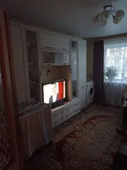 Доля квартиры 45.4 кв.м в Саратове. Адрес: Россия, Саратовская область, г. Саратов, ул. Ипподромная, дом 8, квартира 102. Кадастровый номер: 64:48:040440:1677. Находится в долевой собственности, размер доли: 1/5. Сделка подлежит регистрации у нотариуса.