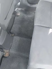 Автомобиль Kia Cerato 2011 г.в., VIN KNAFU411BB5910975. Внешнее техническое состояние: не на ходу, битый в правую переднюю часть (бампер, капот, крыло, фара, внутренние элементы), по кузову по кругу имеются потёртости в некоторых местах с элементами ржавчины. Салон относительно пробегу в хорошем…