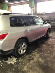 Toyota Highlander 2012, 273 л.с., полный привод, АКПП, VIN JТEES41A202209545, техническое состояние нерабочее, частично разукомплектован, залог ПАО "BystroBank" ИНН 1831002591, сведения о пробеге ориентировочные, т.к. автомобиль в нерабочем состоянии