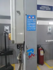 Подъемник Ravaglioli четырехстоечный, бывший в употреблении. Ознакомление с имуществом по адресу: Саратовская область, город Энгельс, улица Студенческая, дом 205, с момента публикации и до окончания приема заявок по предварительной записи по телефону: 8-927-059-55-55.