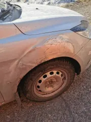 Ford Focus, 2011 года, 99,9 лс, 221 700 км. Легковой автомобиль марки FORD "ФОКУС", 2011 года выпуска, VIN: X9FHXXEEDHBL88295, регистрационный знак: B875ОAK142, цвет серебристый. Требует ремонта кузова и подвески (сломаны передние пружины, погнуты передние стойки).