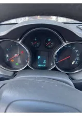 Chevrolet Cruze 2011 года, 109 лс, 160005 км, АКПП. Автомобиль легковой, марка: CHEVROLET, модель: CRUZE, VIN: XUFJF696JB3030115, гос. рег. номер: Х137РА196, год изготовления: 2011 находится в залоге у Банк ЗЕНИТ (публичное АО)