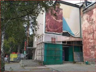 Здание 972,7 кв.м и доля земельного участка, Новосибирск. Нежилые помещения, назначение: нежилые. Этаж: подвал 1, 2, 3. Площадь: общая 972,7 кв.м., адрес: НСО, г. Новосибирск, ул. Б. Хмельницкого 27/1. Кадастровый номер: 54:35:042025:67. 8 076,2/10 000 доли в праве общей долевой собственности на…