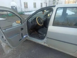 Renault Logan 2009 года, 75 л.с., пробег 200000 км. VIN: X7LLSRAAH9H241015, госномер К468КУ790. ПТС 23УК975569 от 25.11.2021, СТС 9940404448. Транспортное средство находится в залоге у АО "Тбанк".