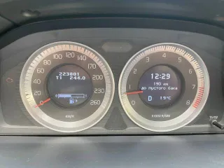 Volvo S60, 2012 года, 249 лс, 223801 км, АКПП. Автомобиль легковой, VIN: YV1FS61H0D2180414, цвет белый. Транспортное средство находится по адресу: г. Краснодар, ул. Кореновская, д.3. Автомобиль на ходу, оригиналы 2 комплекта ключей.