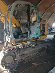 Гусеничный экскаватор KOBELCO E135SR-1ES 2008 года выпуска, заводской номер YY04-10316, гос. номер 3663АР28, техническое состояние: бывшее в эксплуатации ТС, на послегарантийном периоде эксплуатации, ТС не находу и требует ремонта, имеются следы коррозии кузова, повреждение кабины, салона и ЛКП…