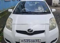 Toyota Vitz 2009 автомобиль тойота витц, легковой универсал, 2009 год выпуска, мощность двигателя 64/87.0 л. с., модель, № двигателя 2NZ 5623337, рабочий объем двигателя 1298 куб. см, бензиновый, кузов № NCP950055807, цвет кузова - белый, государственный регистрационный знак М535ОВ65