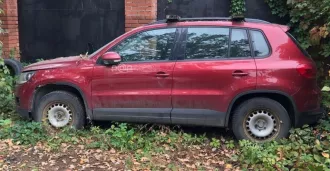 Автомобиль марки Volkswagen Tiguan, год выпуска: 2013, идентификационный номер  VIN : XW8ZZZ5NZDG121940, цвет: вишнево красный, шасси: отсутствует, кузов  кабина  номер: XW8ZZZ5NZDG121940, ПТС: серия 40 НP 060430, адрес местонахождения: Москва, метро  Говорово . Обременение: запрет на…