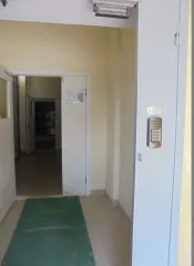 Квартира, 45 кв.м, Уфа, ул. Шмидта, Квартира - 45,0 кв.м, адрес: Республика Башкортостан, г. Уфа, ул. Шмидта, д. 45, кв. 27, 1 - комнатная, 5 этаж, кадастровый номер 02:55:050219:868, ограничения и обременения: зарегистрированные в жилом помещении лица и/или право пользования жилым помещением у…