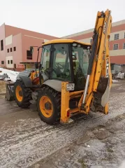 Экскаватор-погрузчик колесный JCB-4CX, модель JCB-4CX, двигатель № SB40066U2105307, мощность двигателя 100.9 л.с., цвет желтый, 2007 г.в., г.р.з. 8539PO78. Находится на территории завода в г. Торжок.