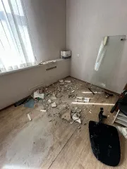 Земельный участок 557 кв.м с двумя нежилыми зданиями, Ростовская обл. земельный участок площадью 557,0 кв. м с к.н. 61:52:0030011:112 с расположенными на нем нежилым зданием площадью 297,5 кв. м с к.н. 61:52:0030011:252 и нежилым зданием (гараж) площадью 163,2 кв. м с к.н. 61:52:0030011:253…