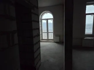 Audi A6 2018. Квартира 65 м², Москва. Промышленный станок Bosch. Долг ООО "Вектор" 500 000 руб.