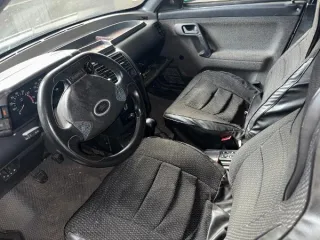 Lada Kalina, 2015 г., г/н К155СЕ702, VIN: XTA219410F0053964, цвет черный, объем 1596 см³, мощность 64/87 л.с., тип: легковой универсал. Притертость на левой стороне бампера. Ключи в наличии, документов нет. ВАЗ 21102, 2001 г., г/н А227ВМ18, VIN: XTA21102020388724, цвет светло-серебристый металл…