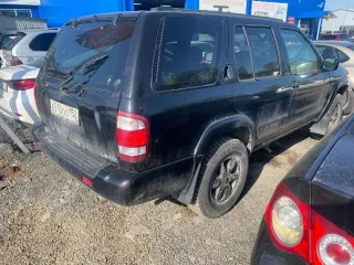 Nissan Pathfinder 2001 года, универсал, черный цвет, VIN JN8DR09Y91W610630.
