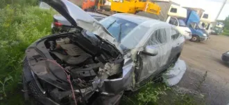 Автомобиль после ДТП повреждение кузова, сработка подушек безопасности