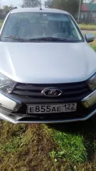 LADA GRANTA 2023 года выпуска, VIN XTA219040R1011948, госномер E855AEI22. Техническое состояние: кузов - левая сторона: потертости и задир лакокрасочного покрытия над задним колесом; задняя сторона: вмятина у левой фары. Внутренних повреждений нет. ПТС утерян. Транспортное средство является…