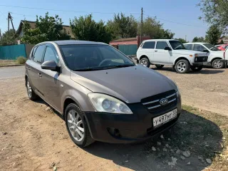 Kia Ceed 2008 года выпуска. VIN: XWEFF242290004697