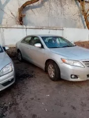 Toyota Camry. Год выпуска: 2010. VIN: XW7BE40K30S021831. Номер двигателя: Н539354. Объем двигателя: 2362 см³. Мощность: 123 кВт / 167 л.с. Цвет: серый светлый. Осмотр по адресу: г. Москва, ул. Уржумская, д. 4, стр. 1, по предварительной договоренности не ранее чем за 2 рабочих дня. Контакты…