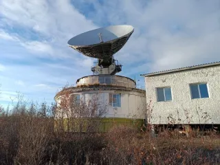 Здания общей площадью 120.7 кв.м, расположенные по адресу: Республика Саха (Якутия), улус Нижнеколымский, п. Черский, район Комарок. В состав входят: здание, кадастровый номер 14:20:020015:919, РНФИ: П12140004020, площадью 63,5 кв.м; здание, кадастровый номер 14:20:020015:920, РНФИ: П12140004021…