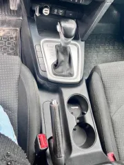 KIA Ceed 2019 года, VIN XWEH4816BK0001072, госномер У588ОХ799. Желтый цвет (в пленке), состояние удовлетворительное (после такси). Находится в залоге у ПАО Банк Зенит.