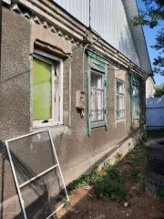 Доля в доме 55,9 кв. м и участке 1027 кв. м, Воронежская обл. 1/2 доля в праве общей долевой собственности на индивидуальный жилой дом площадью 55,9 кв. м, кадастровый номер 36:10:0100010:26, 1/2 доля в праве общей долевой собственности на земельный участок площадью 1027 кв. м, кадастровый номер…