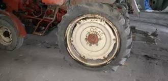 Трактор Т-25А. Заводской № машины (рамы) 576895, двигатель № 1281327, коробка передач № 579185, регистрационный знак 7290ТМ70, цвет красный, год выпуска 1990, паспорт самоходной машины и других видов техники ВА426834.