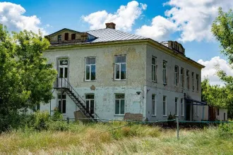 Здание 551,8 кв. м., здание 19,7 кв. м., здание 13,8 кв. м., здание 133,6 кв. м., земельный участок 5500 кв. м. Липецкая область Здание, площадь 551,8 кв. м., кадастровый номер: 48:09:1540103:31; Здание, площадь 19,7 кв. м., кадастровый номер: 48:09:1540103:34; Здание, площадь 13,8 кв. м…