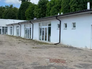 Нежилое помещение с кадастровым номером 39:11:010008:287, общей площадью 55,8 кв.м. Нежилое помещение с кадастровым номером 39:11:010008:287, общей площадью 55,8 кв.м. Расположенное по адресу: Калининградская обл., Правдинский район, г. Правдинск, ул. Школьная, зд. 8Д, пом. 4. 
Общая площадь: 55.8…