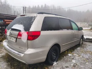 Toyota Sienna 2004 года, 218 л.с., пробег 100000 км, АКПП. Легковой автомобиль Toyota Sienna LE, 2004 г.в., VIN 5TDZA23C74S113839.
