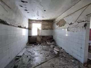 Нежилое здание - казарма, кадастровый номер: 25:32:020401:301, площадь 1591,7 кв.м., количество этажей :3. Здание с кадастровым номером 25:32:020401:301 площадь 1591.7 по адресу Приморский край, г. Спасск-Дальний, ул. Госпитальная, д. 20 
Год ввода в эксплуатацию: 25.05.1967 
Количество подземных…