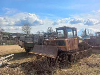 Трелевочный трактор ТДТ-55А, гос. регистрационный знак 29 АМ 0490, год выпуска 1981, VIN нет, номер двигателя 12913, номер коробки передач 34680, номер рамы 63035, номер моста 22944, мощность двигателя 95 л.с, цвет-красный, паспорт транспортного средства ВА 020775, Архангельская область…